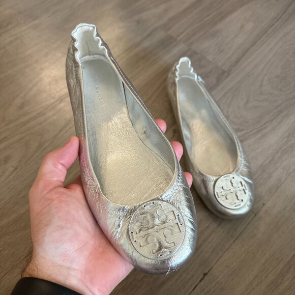 Tory Burch Reva Ballet Flats Metallic Silver Leather Women’s Size 8.5 - Picture 2 of 7